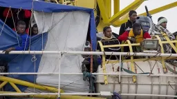 Doctors Without Borders ship rescues 440 irregular migrants in Mediterranean