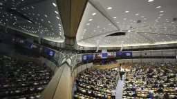 EU lawmakers greenlight migration plan, set clock ticking