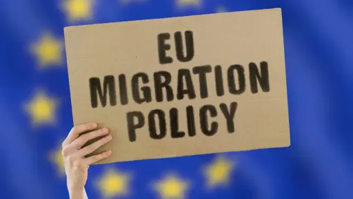 EU ministers seal ‘historic’ migration deal