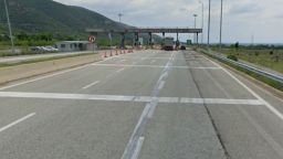 Illegal immigrant-carrying vehicle spotted on Egnatia Motorway in opposite direction