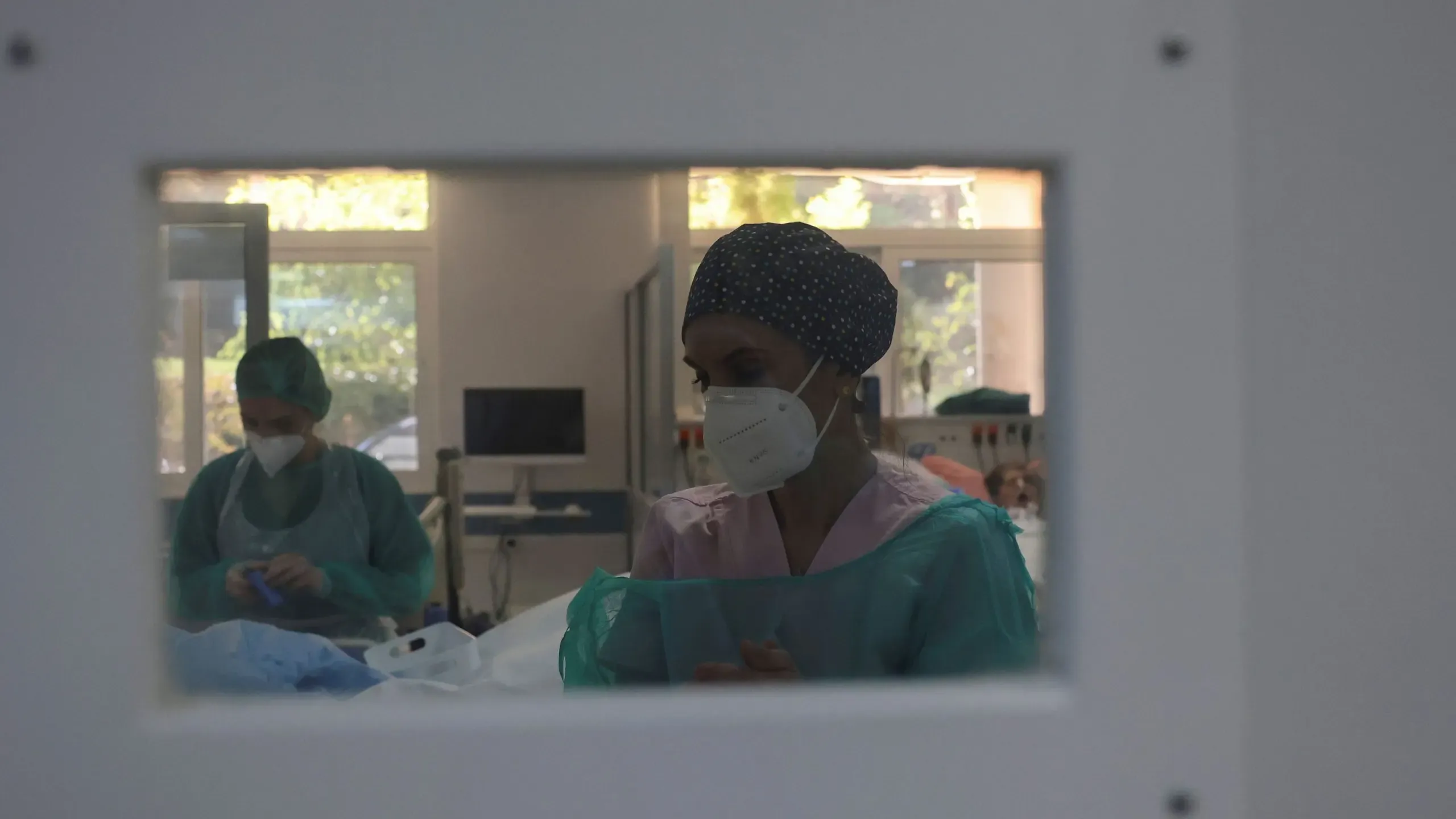 Doctors say masks should stay on in healthcare units Millet News