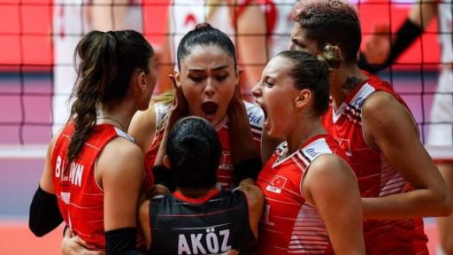 Türkiye defeats Greece 3-0 to advance to the last 16 round