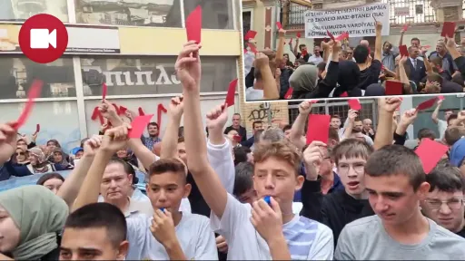 The demonstration in Xanthi is on its 5th day: Turkish Minority shows "red card" to those who ignore them